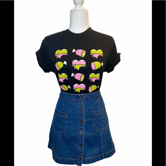 Hearts & Ham Graphic Black Tee - Picture 1 of 4